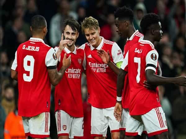 Vị trí bảng xếp hạng thay đổi sau chiến thắng của Arsenal