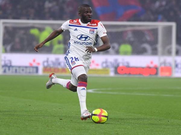 Tanguy Ndombele trong màu áo câu lạc bộ Lyon