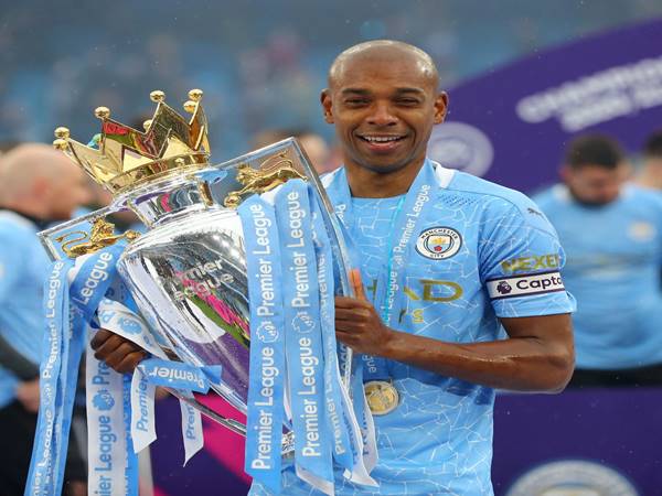 Fernandinho là ai? Sự nghiệp thi đấu của ngôi sao Brazil